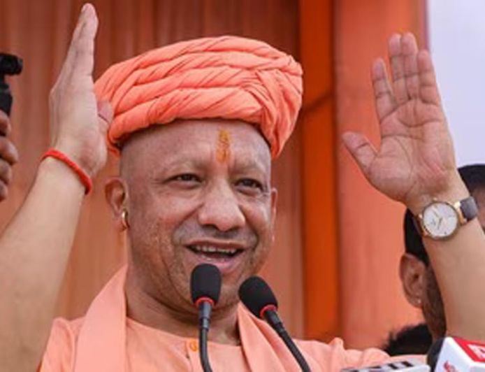CM योगी बोले- हर बच्चे को पढ़नी चाहिए ‘एग्जाम वॉरियर्स’, किताबों से दूर नहीं है आज का युवा