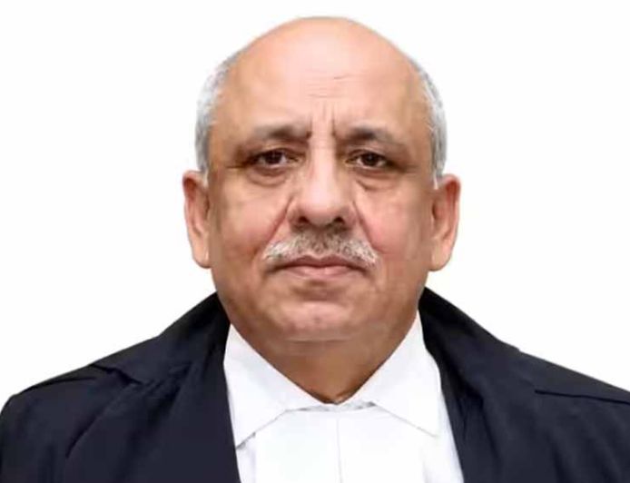 पूर्व हाईकोर्ट जस्टिस का बड़ा ऐलान, PM फंड में देंगे ₹1 करोड़; पत्नी संग करेंगे देहदान