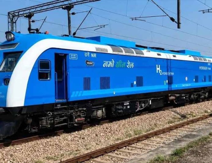 2600 सीटें, यात्री सिर्फ 40-60! हाइड्रोजन ट्रेन की हालत देख रेलवे ने बनाया नया प्लान