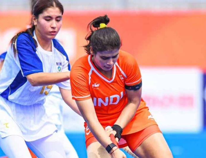 एशियन गेम्स में दीपिका का धमाल, रिकॉर्ड 11 गोल दागे; मनीषा ने संभाला लेफ्ट कवर