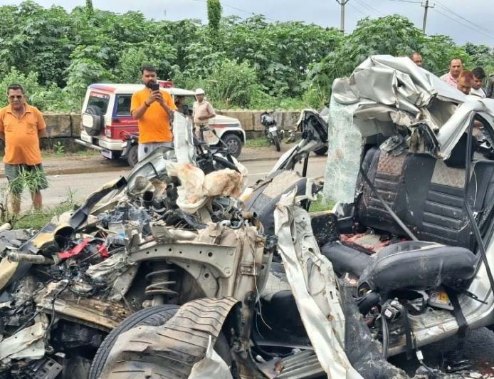 जमशेदपुर में भीषण सड़क हादसा, मंत्री दीपिका पांडेय सिंह की बेटी समेत 4 की मौत