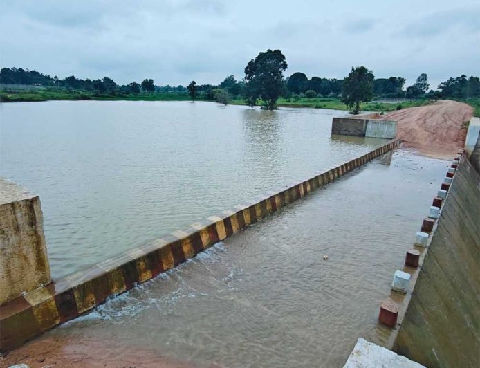 सेवा की कहानी: ग्रामीणों की मांग पर बना सकालो मुरना बांध, जल संकट से मिली राहत और 45 हेक्टेयर खेती को मिला पानी