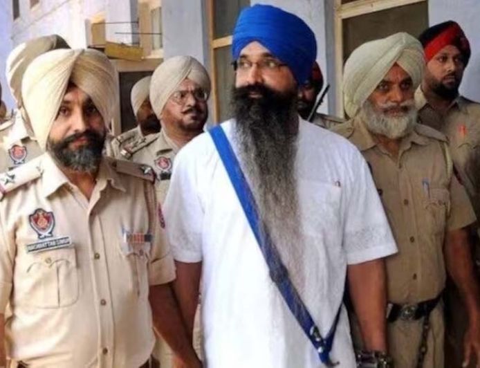 पटियाला जेल में राजोआणा से मिले जथेदार, बोले- सिखों ने कभी नहीं मांगी दया