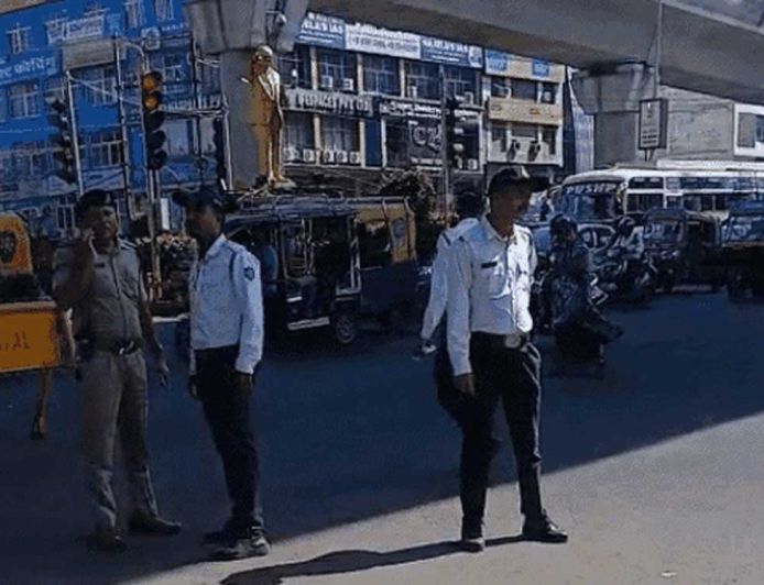 हेलमेट एवं सीटबेल्ट के अनिवार्य उपयोग को लेकर मध्यप्रदेश पुलिस का 10 दिवसीय विशेष अभियान