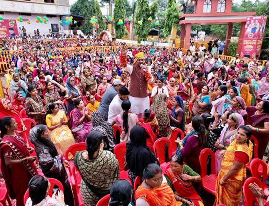 नरेला रक्षाबंधन महोत्सव का दूसरा दिन: 36 हज़ार 854 बहनों ने मंत्री  सारंग को बांधी राखी
