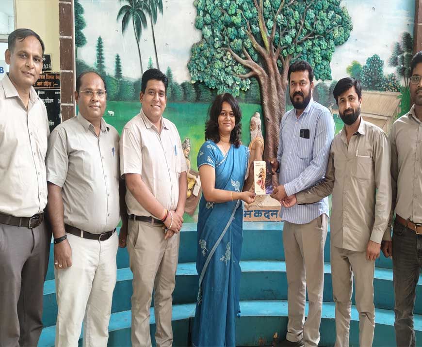 कीर्ति सिंह द्वारा रचित पुस्तक 'अप्सराएँ: सम्मोहन से परे' का भव्य विमोचन