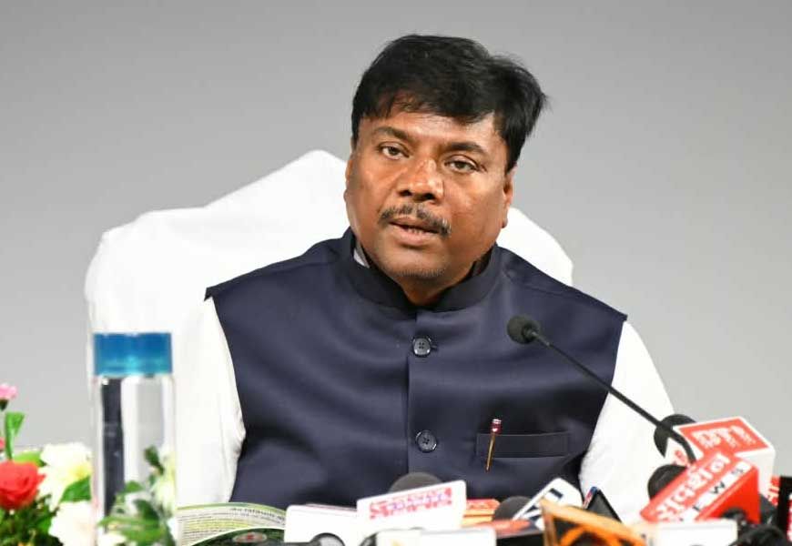 रायपुर : वन एवं जलवायु परिवर्तन मंत्री केदार कश्यप की पत्रवार्ता