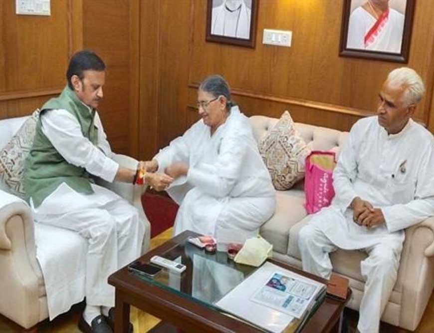 उप मुख्यमंत्री  शुक्ल को ब्रह्माकुमारी बहन ने बांधा शिव बाबा का रक्षा सूत्र