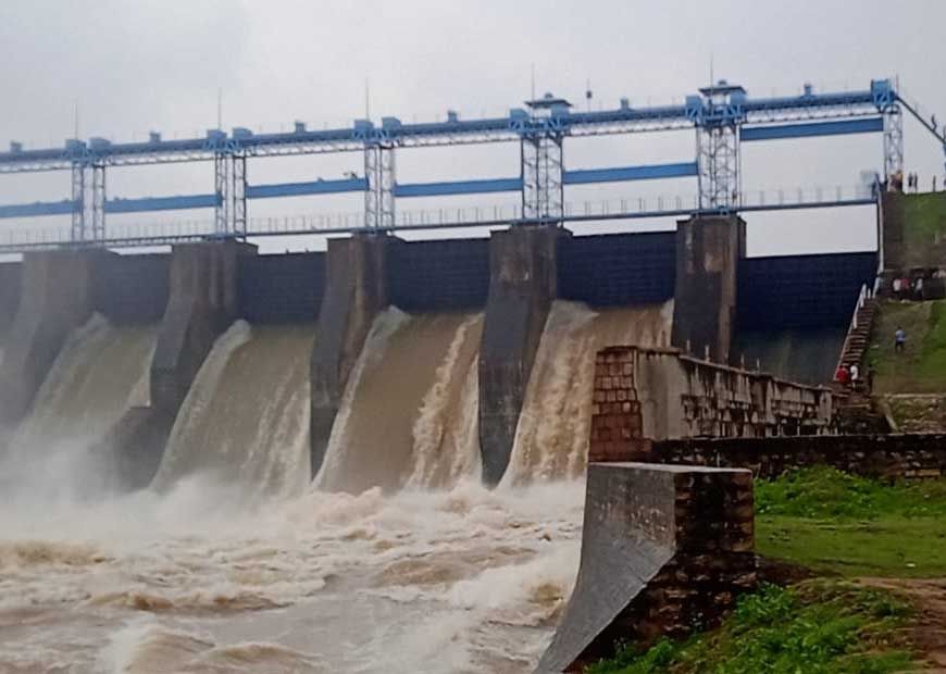 चंदौली में भारी बारिश से लबालब हुए तीन बड़े बांध, लतीफ शाह-चंद्रप्रभा से छोड़ा जा रहा पानी