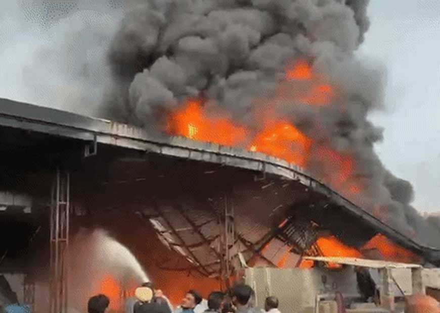 जालंधर में गद्दे की फैक्ट्री में भीषण आग, 2 KM दूर तक दिखा धुएं का गुबार; 10 दमकल गाड़ियां मौके पर