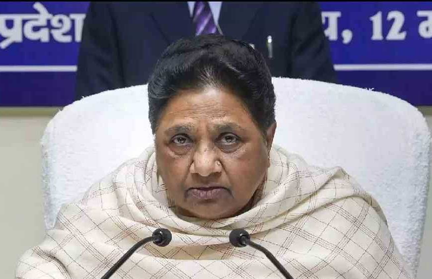 आकाश आनंद पर मायावती का फिर बड़ा फैसला, बोलीं- अभी अपरिपक्व, नहीं देंगे बड़ी जिम्मेदारी