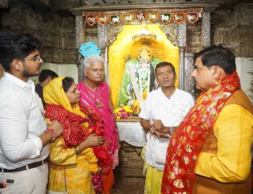 मुख्यमंत्री डॉ. यादव ने प्राचीन रुक्मणी माता मंदिर में किए दर्शन