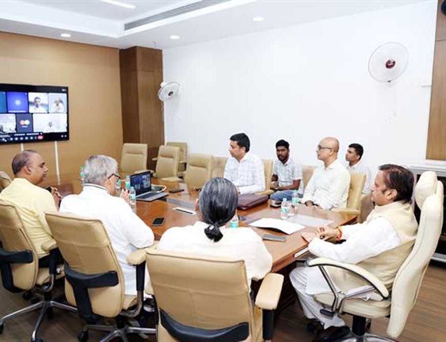 चिकित्सकों में सेवा और संवेदनशीलता का भाव स्वास्थ्य सेवाओं के विधिवत प्रदाय के लिए अहम : उप मुख्यमंत्री  शुक्ल