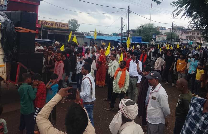 अखिल भारतवर्षीय यादव महासभा ने रैली निकाल कर दी श्री कृष्ण जन्माष्टमी की शुभकामनाएं, पुष्पराजगढ़ में गूंजे जय श्री कृष्ण के जयकारे