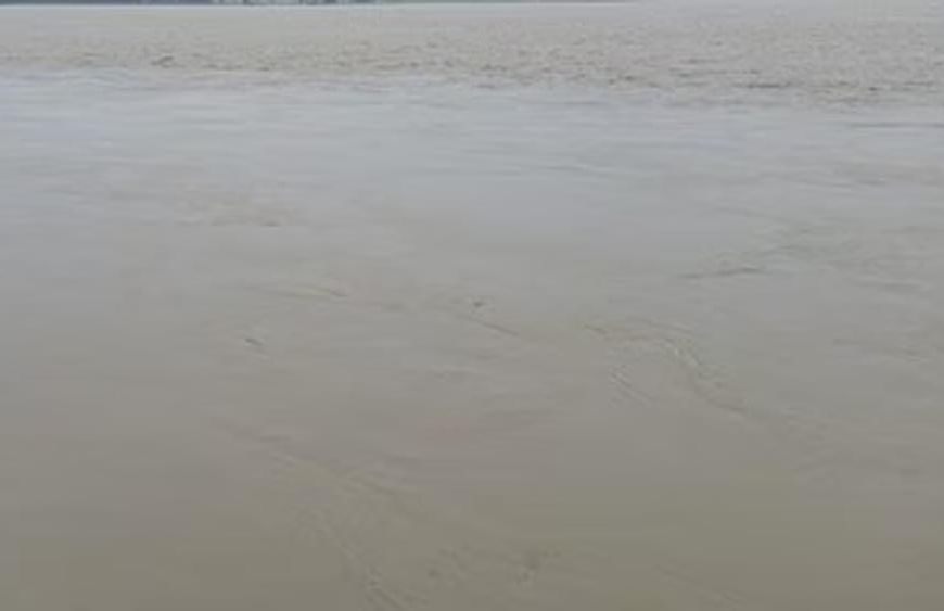 लखनऊ में नदियां उफान पर, सई नदी का पानी गांवों की ओर बढ़ा; सैकड़ों बीघे फसलें डूबीं