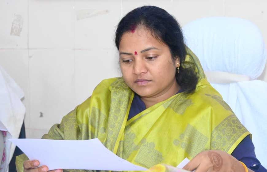 ओड़गी में विकास कार्यों की समीक्षा, मंत्री लक्ष्मी राजवाड़े ने अधिकारियों को दिए गुणवत्ता और समयबद्धता के निर्देश