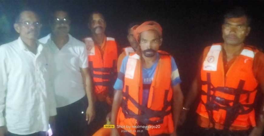 उफनती नदी में चट्टान पर फंसे ग्रामीण का डीडीआरएफ टीम ने किया सुरक्षित रेस्क्यू सूरजपुर में बड़ा हादसा टला