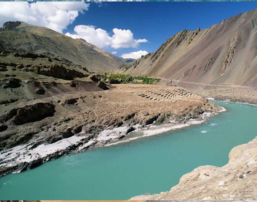 सिंधु नदी पर भारत का बड़ा दांव, लद्दाख में बना रॉक चेक डैम; पाकिस्तान की बढ़ी टेंशन