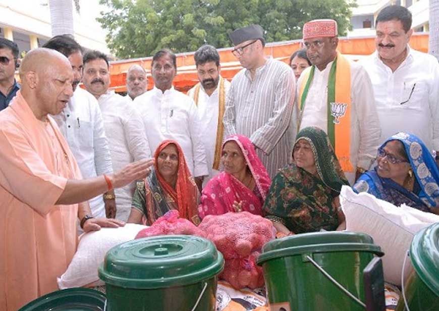 बाढ़ पीड़ितों को CM योगी का भरोसा- आपदा की इस घड़ी में आप अकेले नहीं, डबल इंजन सरकार आपके साथ