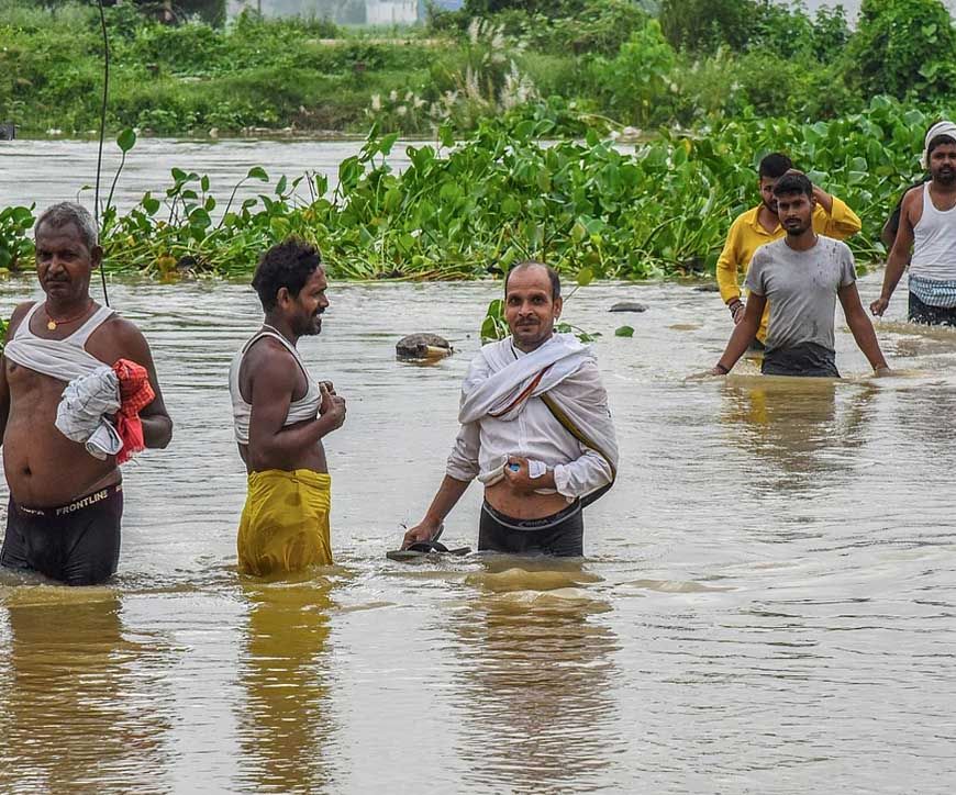 बिहार में बाढ़ का कहर, 12 जिलों में 22 लाख से ज्यादा लोग प्रभावित; CWC की चेतावनी से बढ़ी चिंता