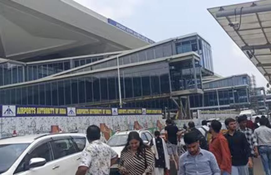 पटना एयरपोर्ट पर अब ऐप से बुक होगी पार्किंग, रियल टाइम में दिखेगा स्लॉट का स्टेटस