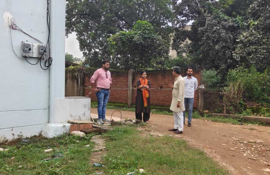 सीएमओ ने नगर का किया मैदानी भ्रमण, मूलभूत सुविधाओं से जुड़ी समस्याओं के शीघ्र निराकरण के दिए निर्देश