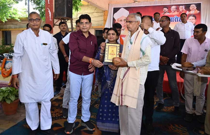 शिक्षकों के मार्गदर्शन और जनसेवा से ही संभव है, समाज व राष्ट्र का सर्वांगीण विकास- मंत्री  टंक राम वर्मा