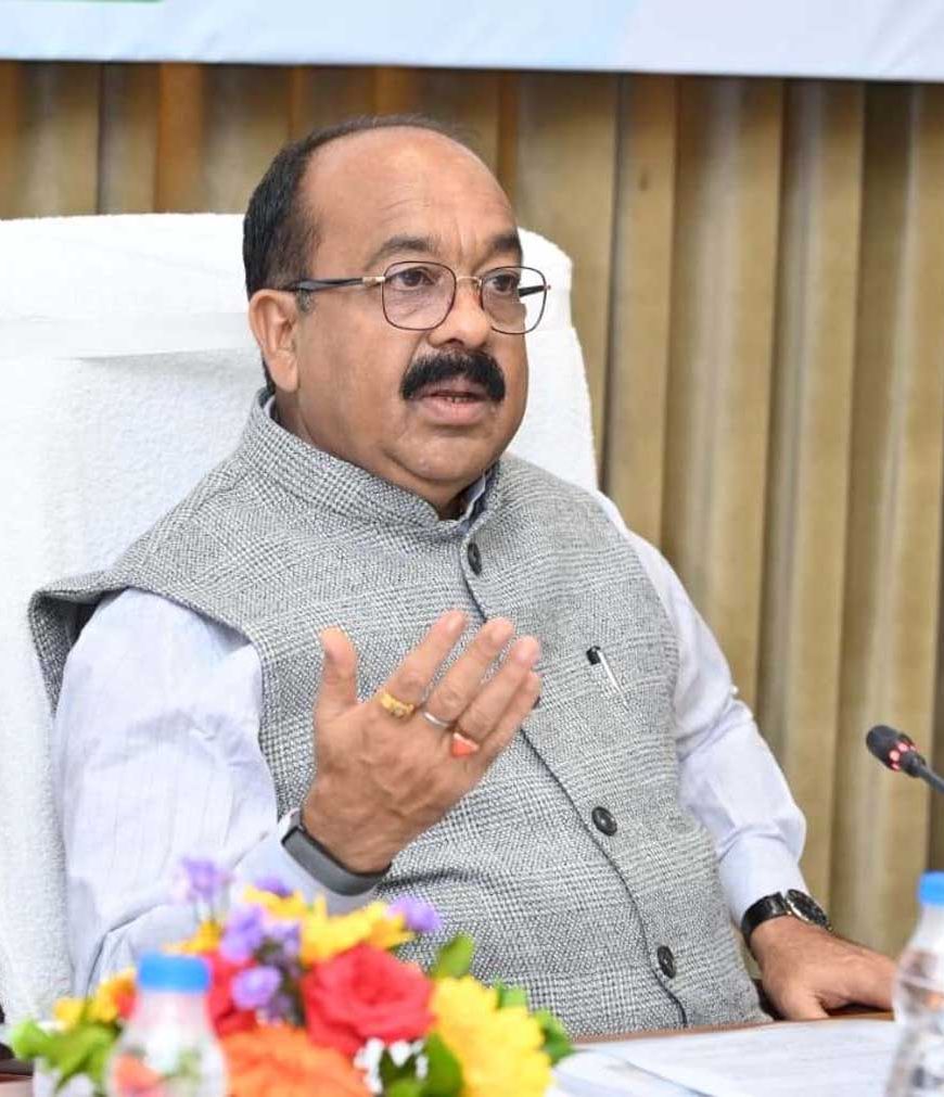 सुबह शहर में निकलें अधिकारी, जमीनी हकीकत देखें और काम कराएं :  अरुण साव