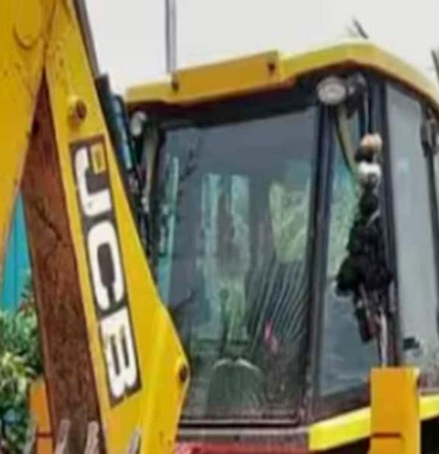 लखनऊ में 160 जर्जर इमारतों पर चलेगा बुलडोजर, सेफ्टी ऑडिट के बाद होगा फैसला