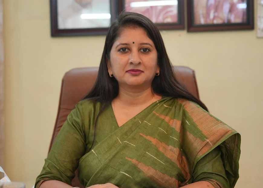 डॉ. वर्णिका शर्मा की अनुशंसा पर प्रदेश के स्कूलों एवं बालिका छात्रावासों में सेनेटरी पैड वेंडिंग मशीन की सुविधा उपलब्ध कराने पर जोर