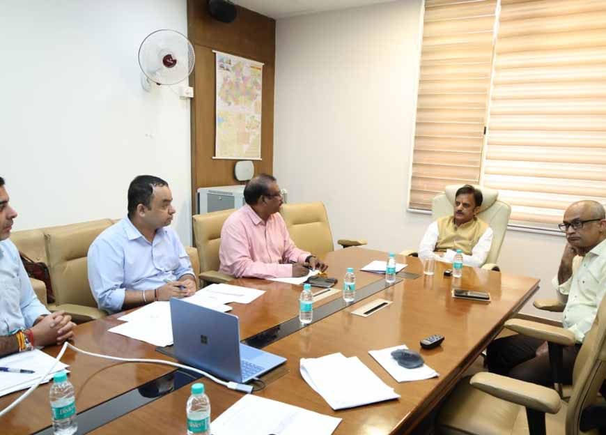 नर्सिंग छात्रों के परीक्षा परिणाम के संबंध में उप मुख्यमंत्री शुक्ल ने की समीक्षा