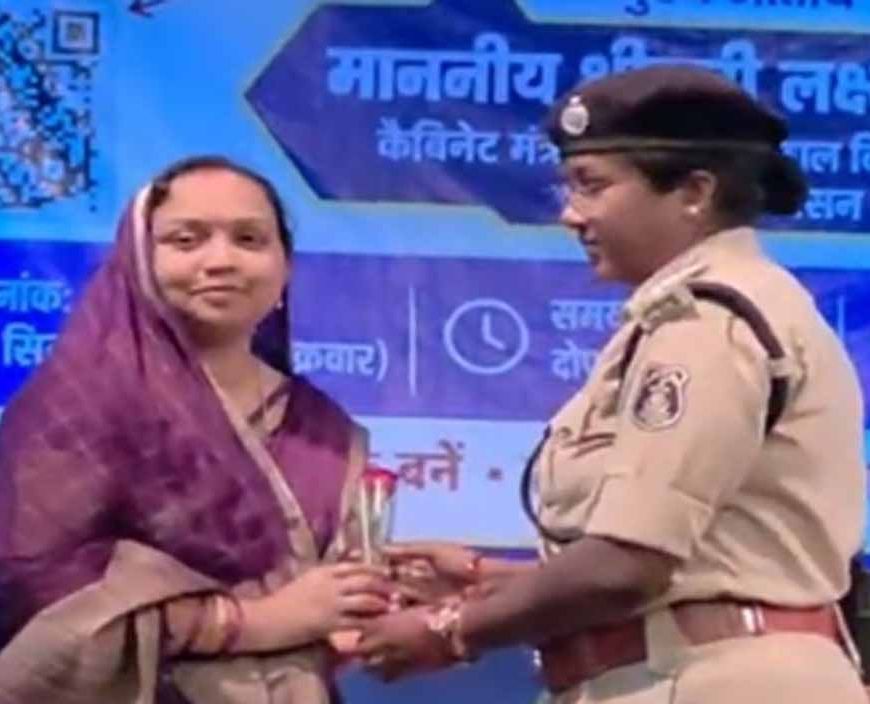 खैरागढ़ में मंत्री लक्ष्मी राजवाड़े की पहल, 2 हजार लोगों ने लिया साइबर सुरक्षा का संकल्प