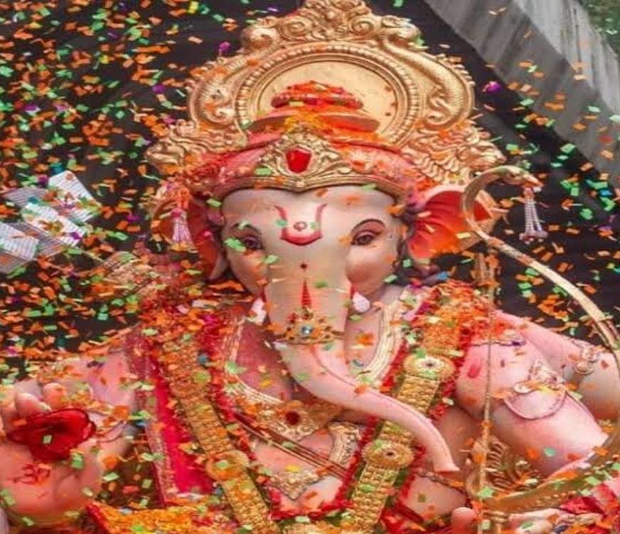 गणपति स्थापना का सुबह का मुहूर्त छूटा? दोपहर बाद इन 3 शुभ समय में घर लाएं बप्पा