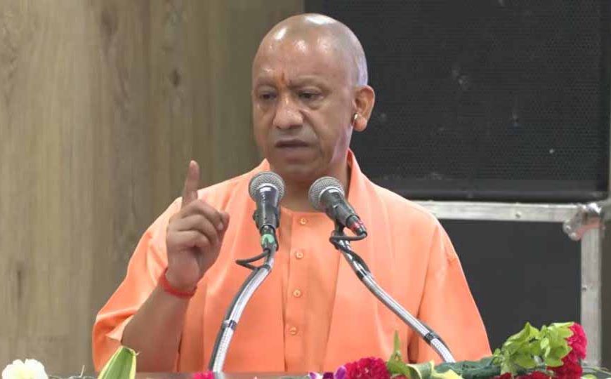 यूपी के वकीलों को बड़ा तोहफा, सालाना 5 लाख तक कैशलेस इलाज का ऐलान