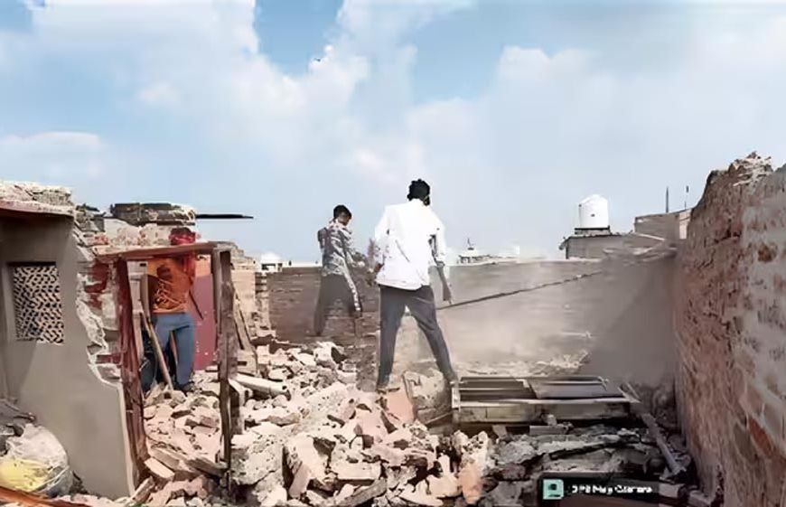 सत्य निकेतन हादसे के बाद MCD सख्त, 40 इमारतों पर चला बुलडोजर, 8 प्रॉपर्टी सील