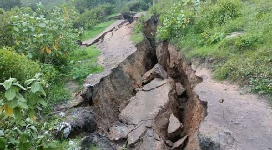 धंसती जमीन और खतरे में जिंदगियां: धनबाद के 100 वर्ग किमी से अधिक इलाके में मंडरा रहा भू-धंसान का साया, 2.75 लाख लोग संभावित खतरे की जद में