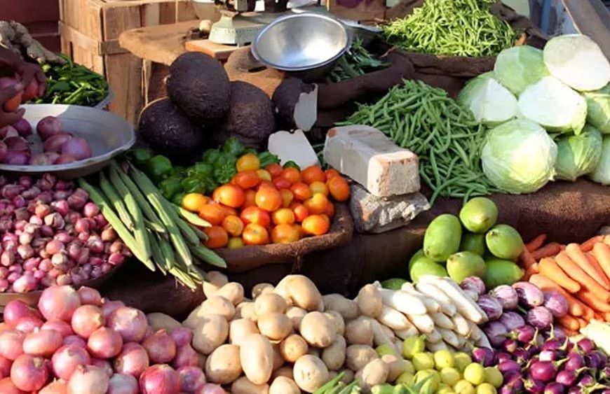 पटना में लगातार बारिश और बाढ़ के कारण सब्जियों की कीमतों में भारी उछाल