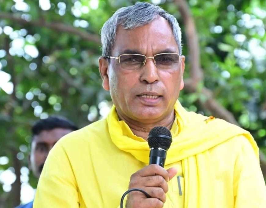 अखिलेश ने शिवपाल से छीनी लोहिया ट्रस्ट की कमान, राजभर बोले- भरोसा नहीं; मंत्री नरेंद्र कश्यप ने भी उठाए सवाल