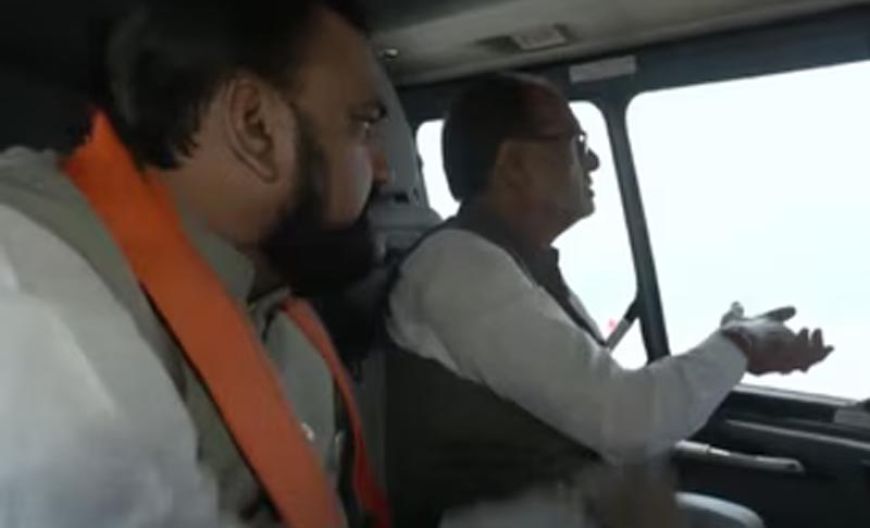 बिहार बाढ़ का जायजा लेने पहुंचे शिवराज सिंह चौहान, सम्राट चौधरी संग किया हवाई सर्वे