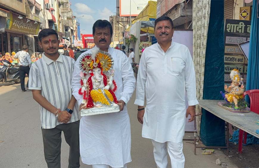 विघ्नहर्ता भगवान गणेश की भक्ति में रमा संजय श्रीवास्तव का निवास’