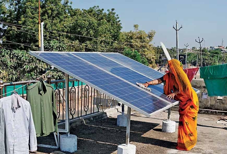 योगी सरकार के योजनाबद्ध प्रयास से प्रधानमंत्री सूर्य घर योजना से रोशन हो रहे यूपी के 8.25 लाख घर