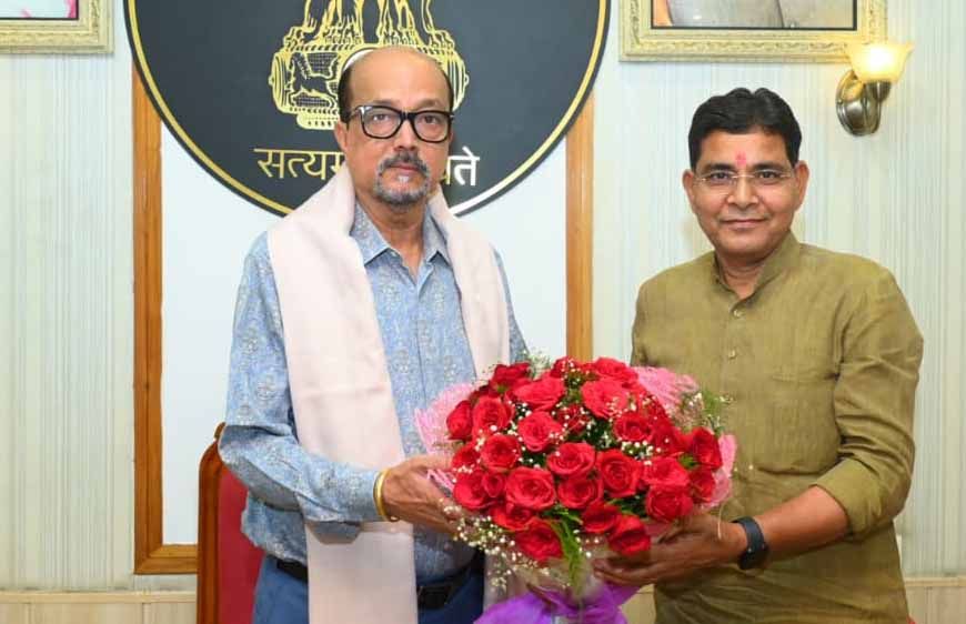 राज्यपाल  रमेन डेका से मंत्री टंकराम वर्मा ने की सौजन्य भेंट