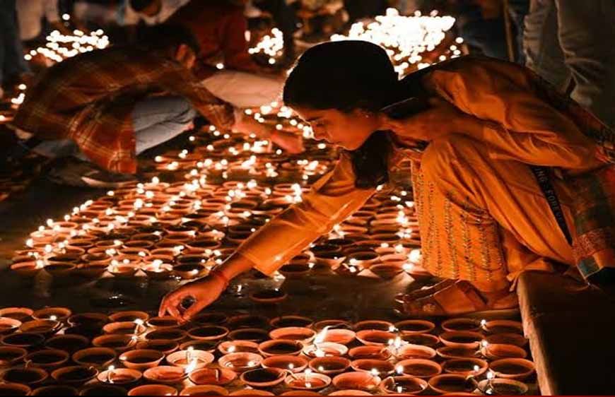 उज्जैन में दीपोत्सव की तैयारी, शिप्रा घाटों पर जलेंगे 35 लाख दीपक; 3 हजार पुलिसकर्मी तैनात