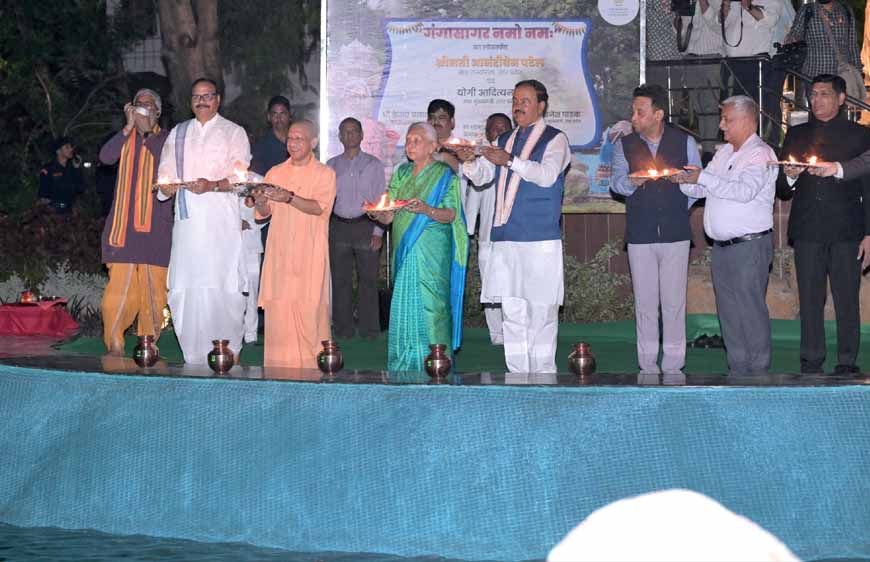 प्रेरणा स्थल पर जले आशीर्वाद के दीये, सीएम योगी ने शुरू किया सेवा संकल्प अभियान