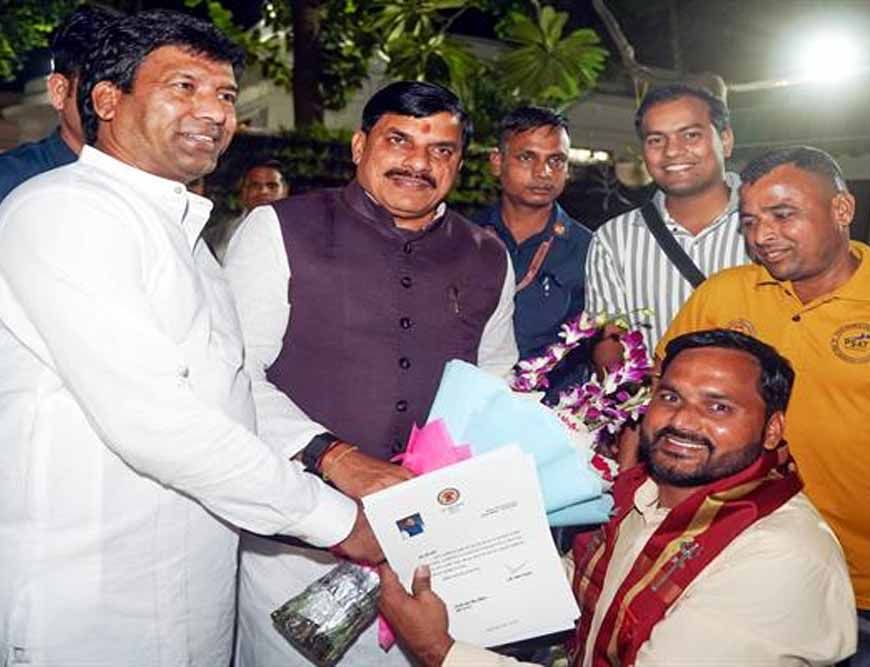 CM डॉ. यादव से पद्म सम्मानित लोहिया की मुलाकात, तीसरी बार इंग्लिश चैनल पार करने निकलेंगे