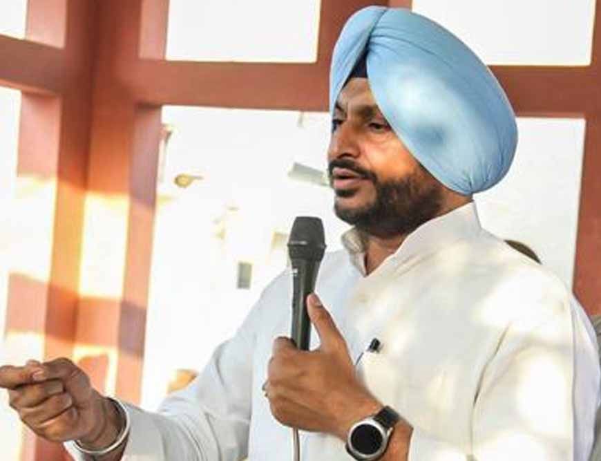 पंजाब में हाई-वोल्टेज ड्रामा, CM मान के काफिले पर टमाटर फेंकने की कोशिश; रवनीत बिट्टू हिरासत में
