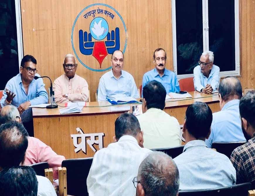 पेंशन बंद होने से प्राध्यापक परेशान, बोले- ‘हमने देश सेवा के लिए विद्यार्थी तैयार किए, अब रोटी को मोहताज’