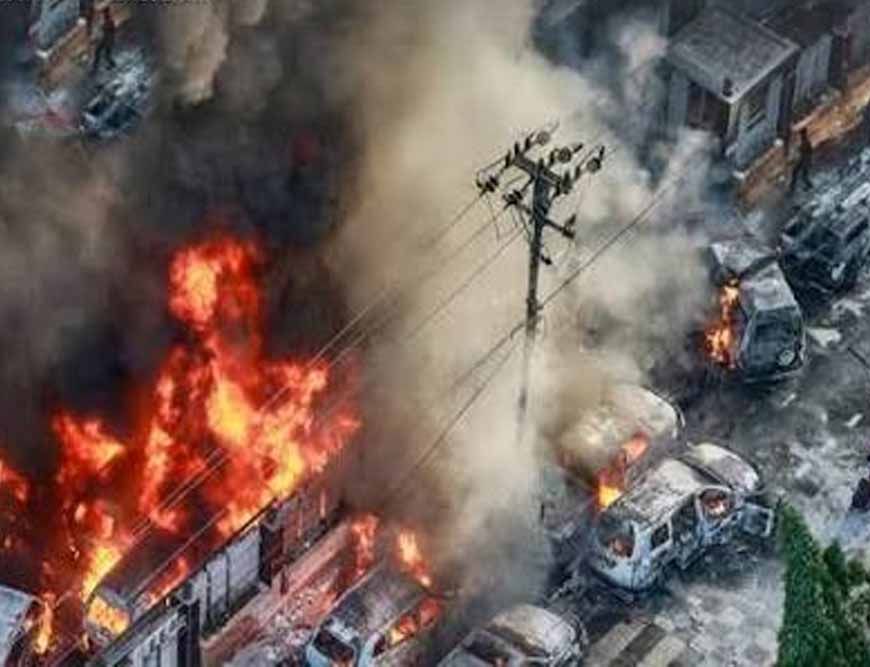 बांग्लादेश में 7 धमाकों से दहशत, 200 जगहों पर देसी बम मिलने से मचा हड़कंप