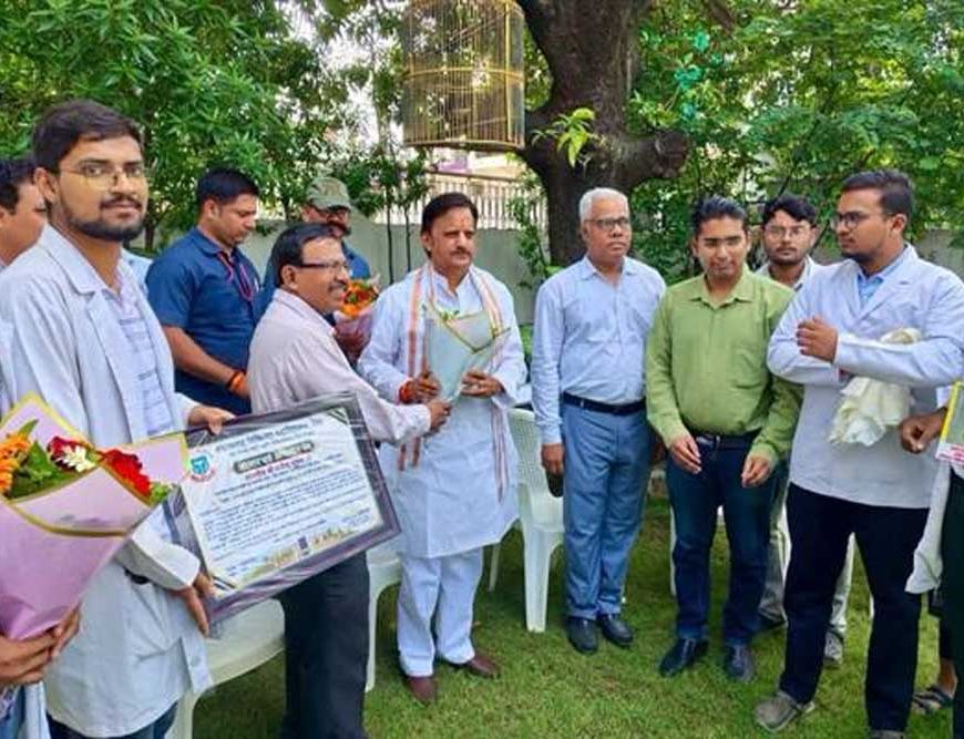 स्टाइपेंड वृद्धि को लेकर मध्यप्रदेश के इंटर्न डॉक्टरों ने