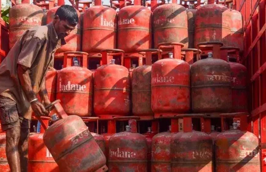LPG Cylinder पर बड़ा अपडेट, 1 अक्टूबर से Aadhaar Biometric Authentication होगा अनिवार्य